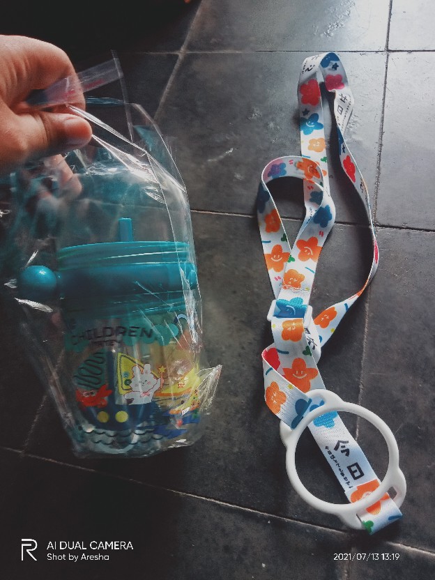 Botol Minum Anak Air Mancur Model Ikan Paus Sedotan 250ml