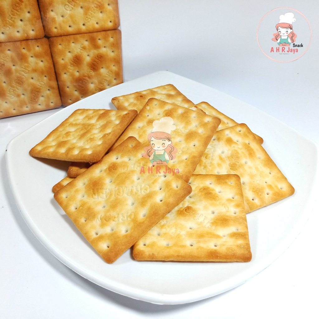 

BISKUIT CREAM CRACKERS 1 KG / KREKERS KRIM / BISKUIT KHONG GUAN / BISKUIT GABIN TAWAR / BISKUIT KILOAN
