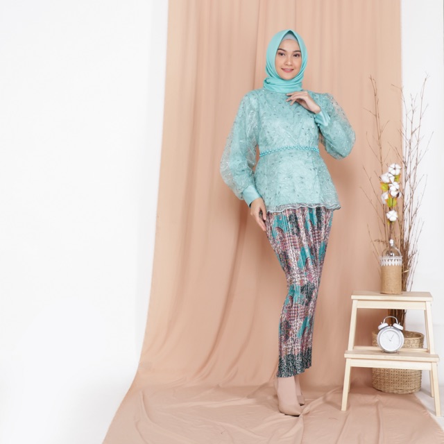 KEBAYA ODELIA ALADIN / KEBAYA MODERN / KEBAYA TUNANGAN / KEBAYA KONDANGAN