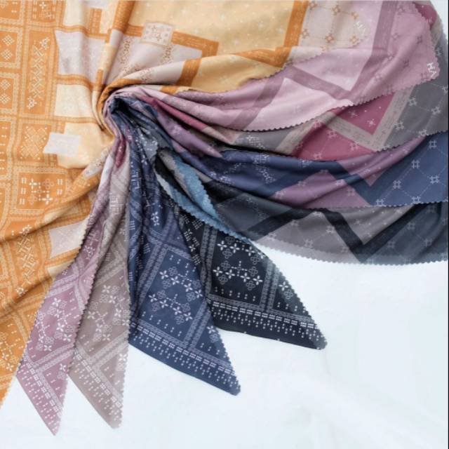 VANILLA HIJAB -- Hujan Scarf Black