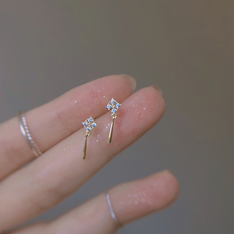 Elegan Sederhana Anting Pejantan Rumbai Kristal S925 Perak Perhiasan Fashion Wanita Emas Baja Titanium Zirkon Drop Earrings