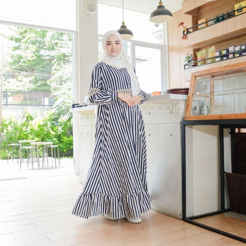 Dress Lebaran Premium Lengan Balon Babydoll Crincle Motif Salur Navy Putih Sleting Busui Friendly bisa gosend bandung