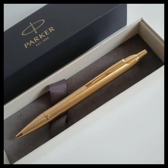 

Pulpen Parker Gold