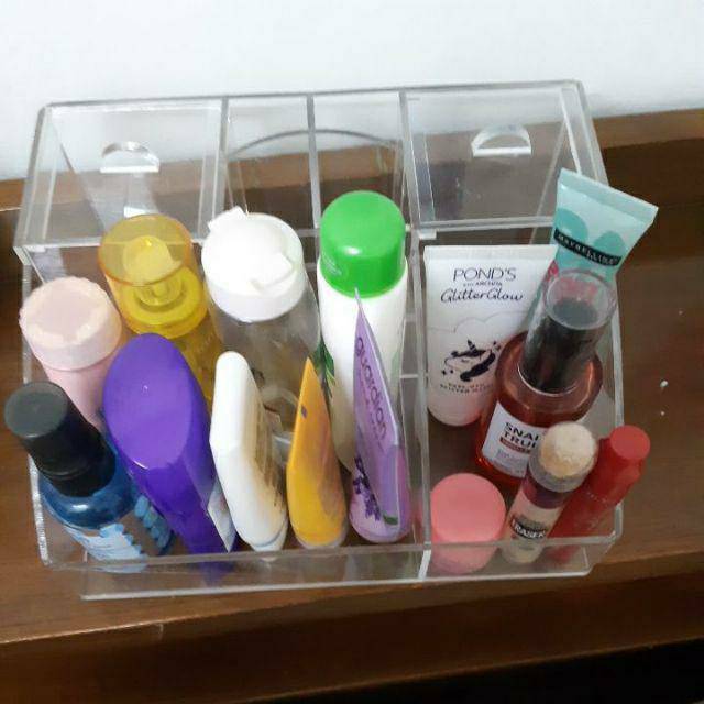 

Tempat brush acrylic tipe BL