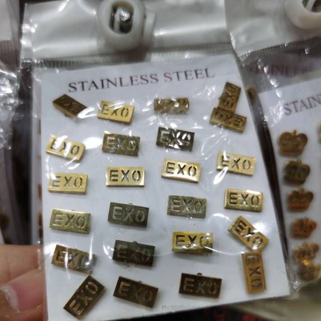 Anting tusuk isi 12 pasang titanium stell motif korea exo