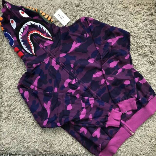 JAKET BAPE SHARK WGM CAMO
