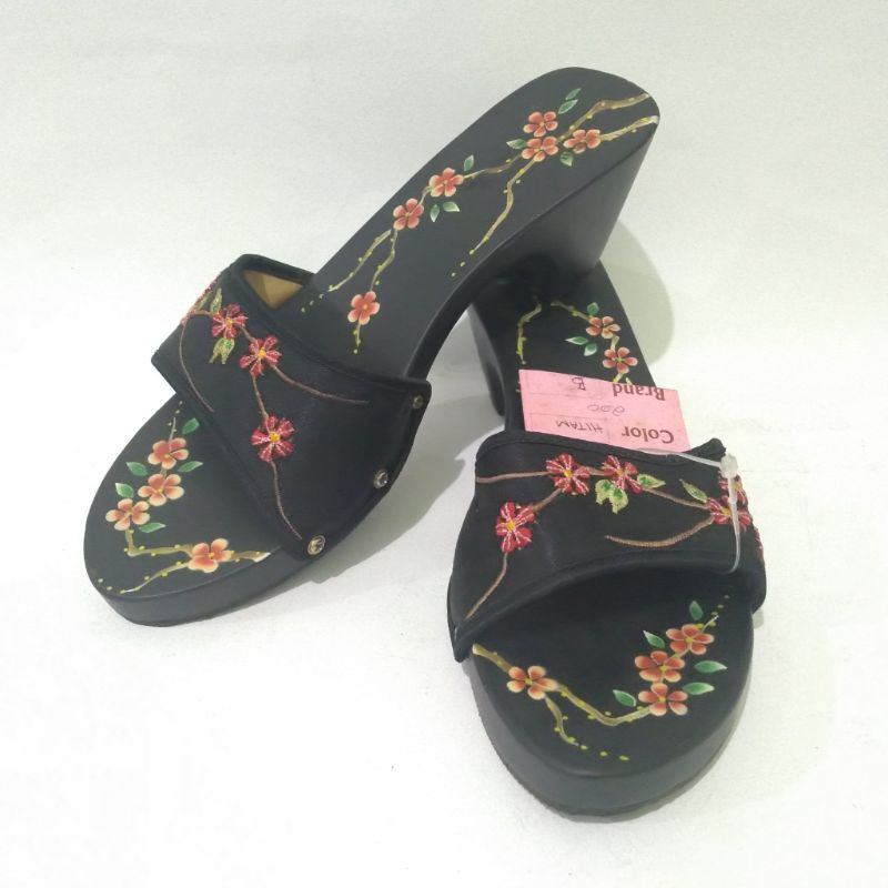 Sandal Wedges Kayu Wanita