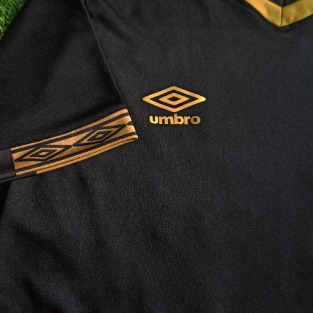 SETELAN BAJU KAOS JERSEY JERSY JERSI JARSEY SEPAK BOLA FUTSAL PUTSAL BADMINTON BULUTANGKIS VOLLY VOL