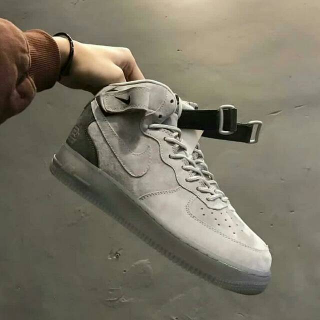 Nike Air Force 1 Mid Grey