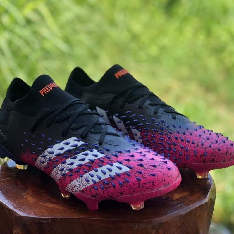 Sepatu Bola Adidas Predator Freak 1 Low Superspectral Pack FG