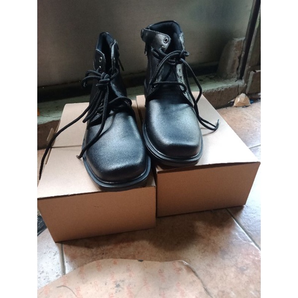 /Sepatu pdh kulit/SEPATU . PDH Pria Kulit Asli Hitam SELETING PRIA SEPATU DINAS TNI POLRI SECURITY SEPATU PNS/PEMDA SEPATU SATPAM KULIT SAPI Original Casual Berkualitas Terbaru  Termurah Bandung Kekinian  100% Tren 2022ii