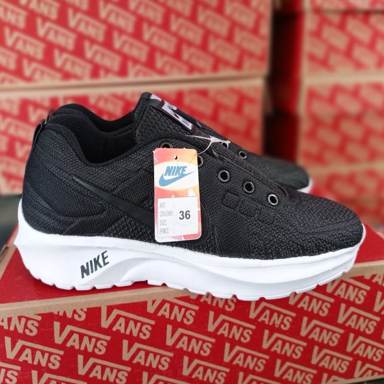 sepatu SEKOLAH hitam / sepatu sekolah  pria wanita / SNEAKERS cewek cowok / sepatu casual / sepatu olahraga / sepatu joging / sepatu senam terbaru
