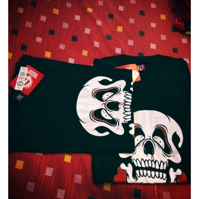 Baju Distro Thistime Tengkorak