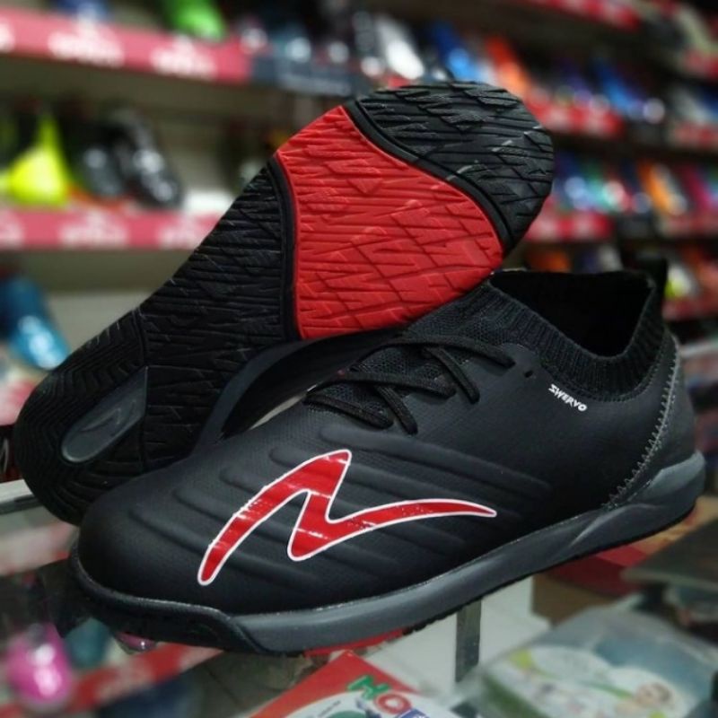 SEPATU FUTSAL SPECS SWERVO GALACTICA ELITE IN BLACK DARK COOL GREY EMPEROR RED