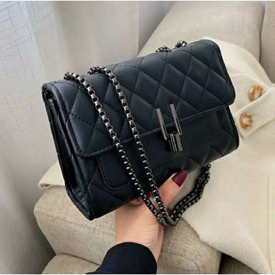 Tas Selempang Wanita Rantai Ulir Selina Sling Bag Valensia Jahitan Rapi Tebal Stylish