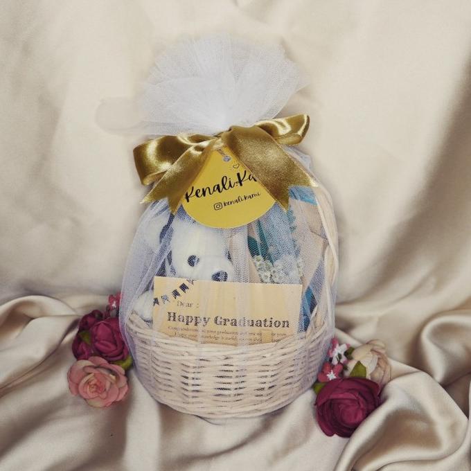 

Premium Product!!! Hampers Wisuda Rotan - Kenali Kami - Paling Diminati