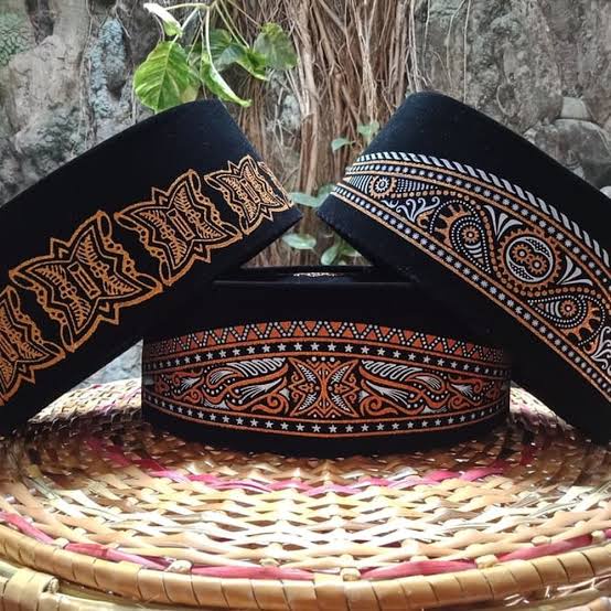 PECI BATIK / SONGKOK NASIONAL PREMIUM TINGGI 9 (BATIK)