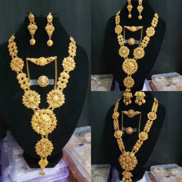 Kalung set india / perhiasan India warna emas