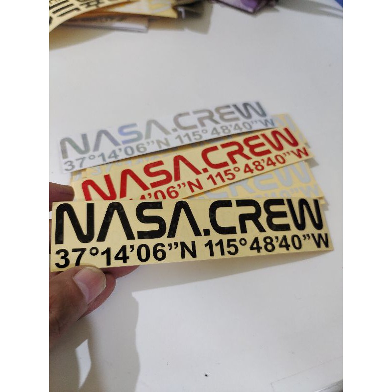 STICKER NASA CREW KUADRAT CUTTING