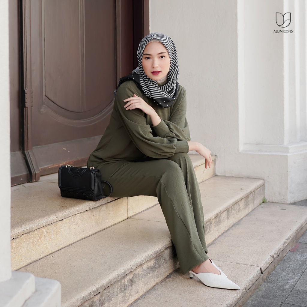 Alunicorn - Elle Knit - One set | One set wanita - Knit Uniqlo - knitting-Light Green