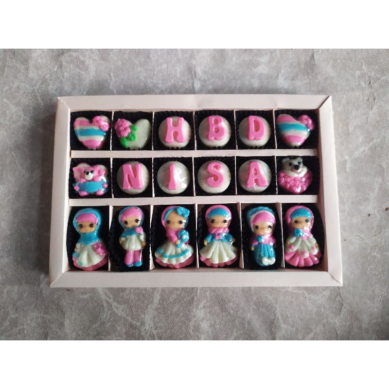 

Coklat box sekat gift isi 18 cav, custom