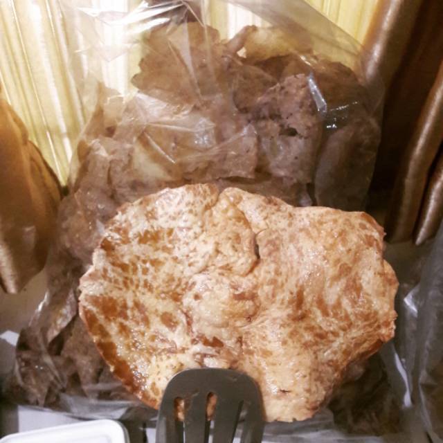 

Keripik / emping jengkol