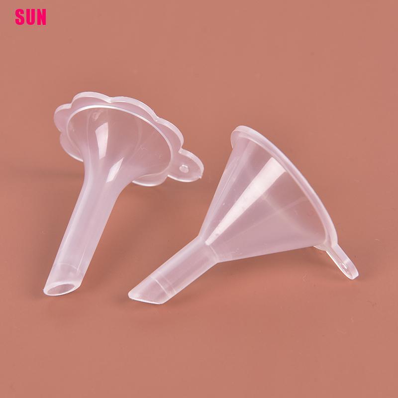 2pcs Corong Mini Bahan Plastik Untuk Botol Parfum / Minyak Cair