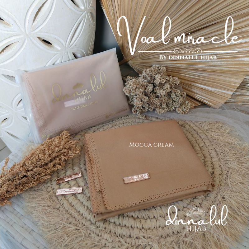 Segiempat Voal Miracle Lasercut  By Dinnalul Hijab FREE POUCH-Mocca Cream
