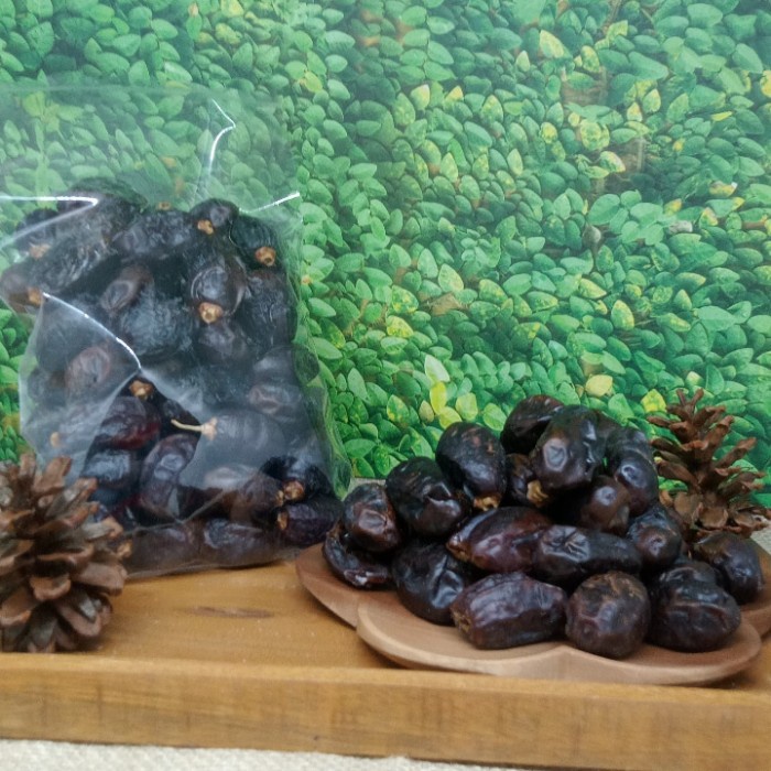 

COKELAT- KURMA DATE CROWN KHENEZI 1KG - POLOS -COKELAT.