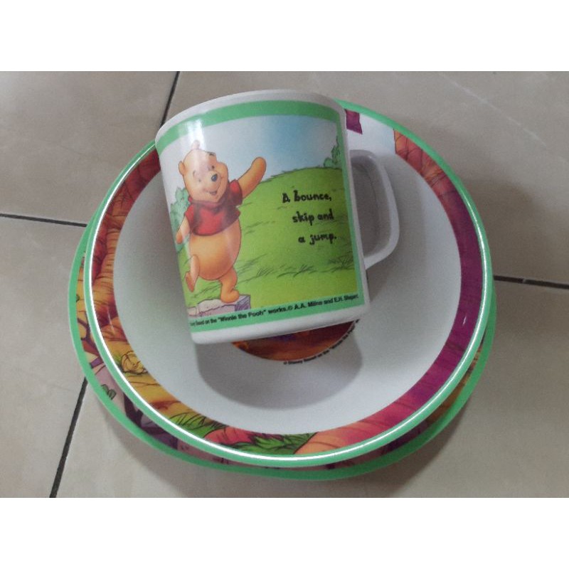 SECOND SET MELAMINE WINNIE THE POOH