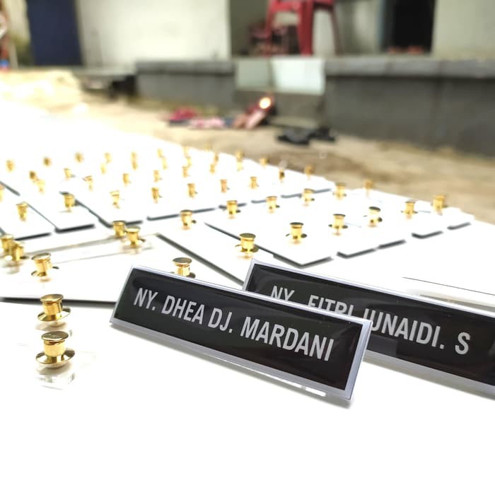 

PAPAN NAMA MAGNET / NAMETAG NAMA DADA / NAME TAG RESIN