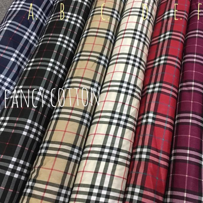 KAIN KATUN JEPANG motif kotak besar burberry - Hitam