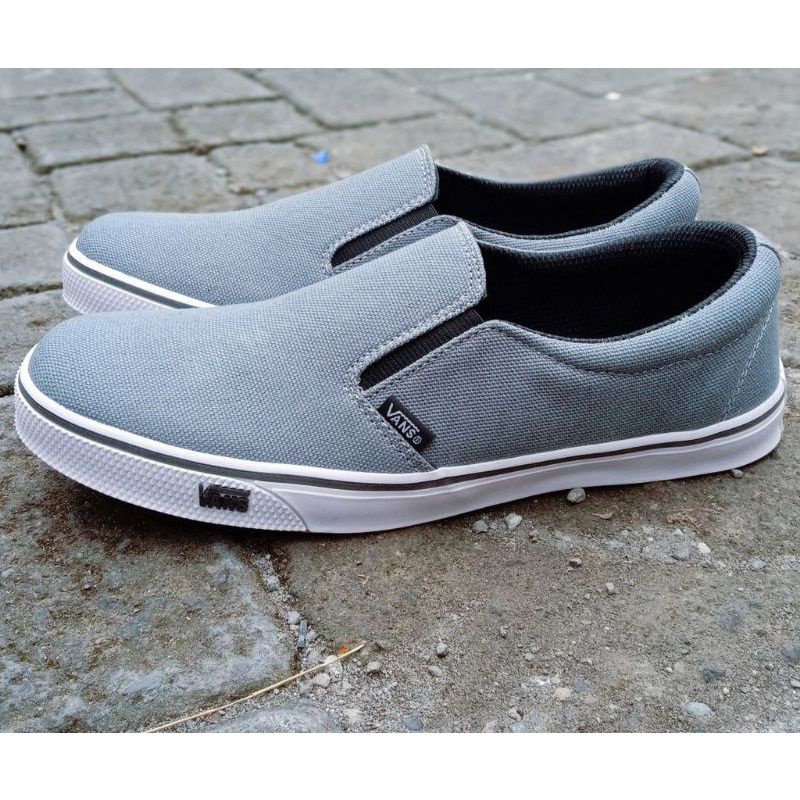 Sepatu slip on/Sepatu Vans/Sepatu kasual/Sepatu formal