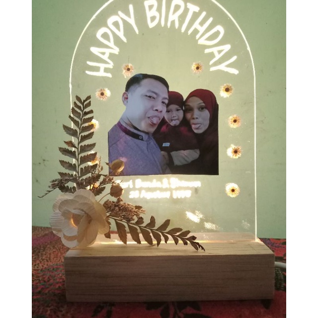

Akrilik Custom Kado Ulang tahun wisuda engagement Baby gift