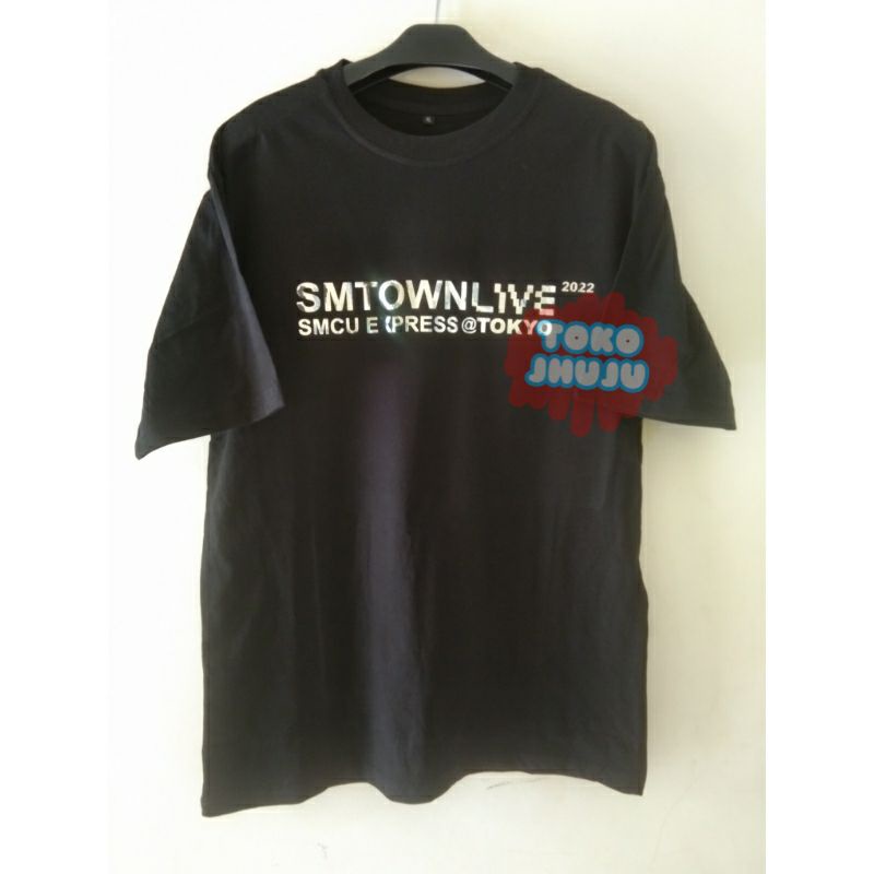 Kaos SMTOWN LIVE 2022 SMCU EXPRESS TOKYO Hologram Mark Renjun Jisung NCT Dream fashion style