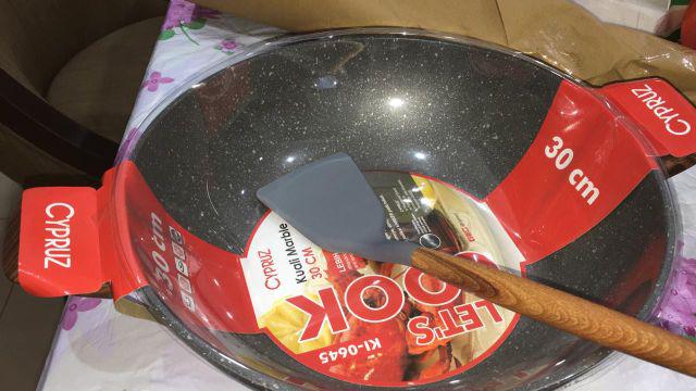 Spatula Silikon Turner Full Silicone Gagang Kayu Anti Lengket Non Stick Spatula Sodet Sutil Silikon
