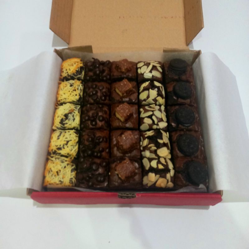 

Premium Brownies / Brownies Sekat / Fudgy Brownies / Hampers Brownies