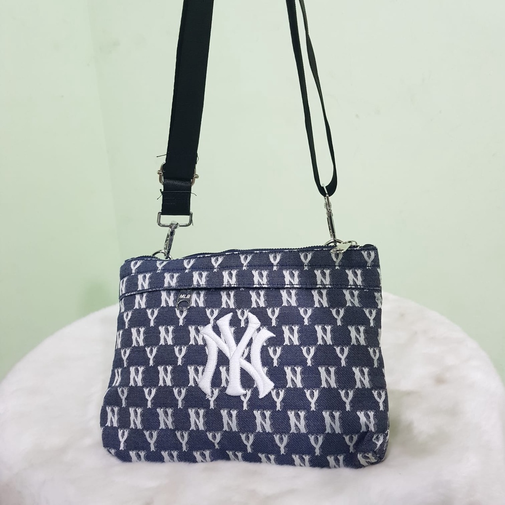 9562 Tas Wanita Selempang Import Slingbag Branded