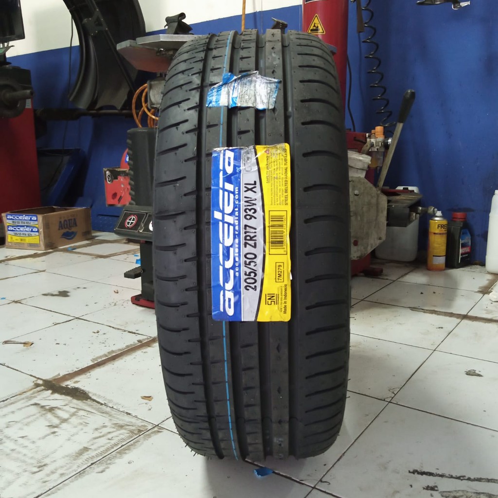 BAN MOBIL AVANZA XENIA LIVINA - 205 50 R17 ACCELERA