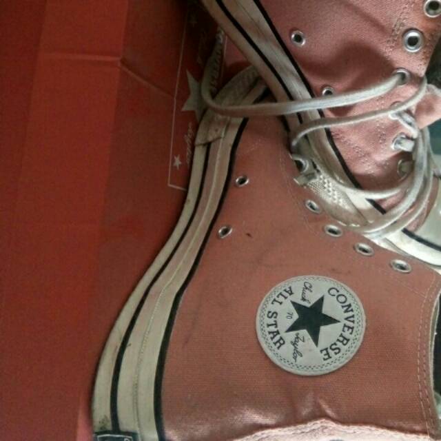 Sepatu converse ori