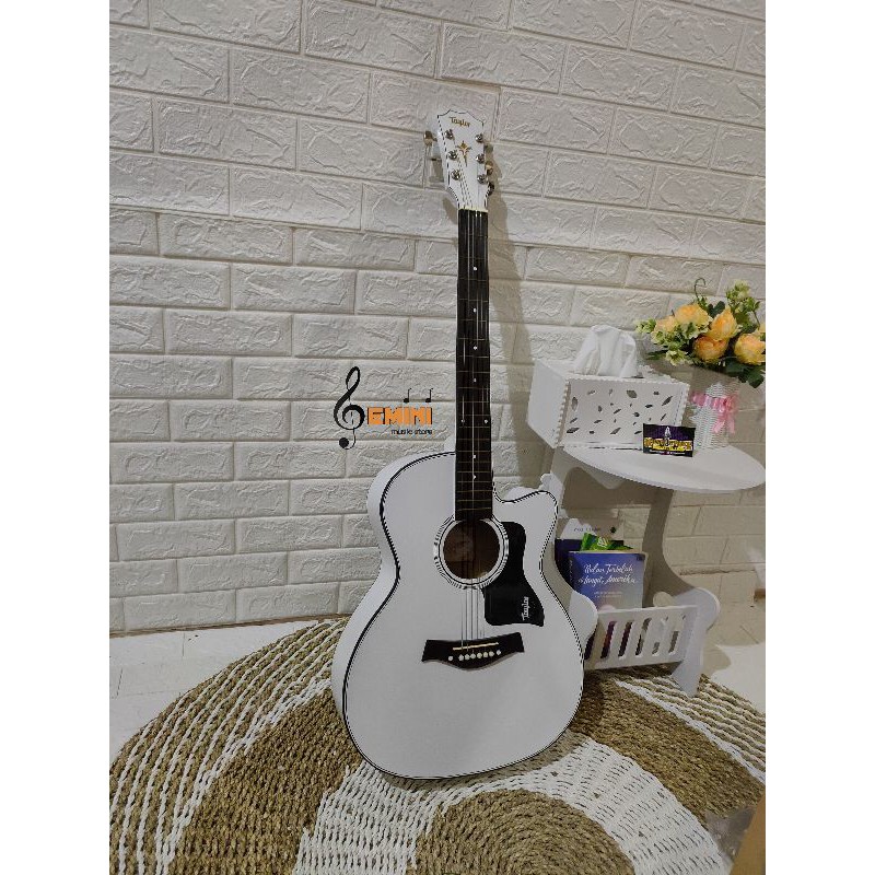 Gitar Taylor Akustik Tanam Besi Baru, Free Tas dan Pick