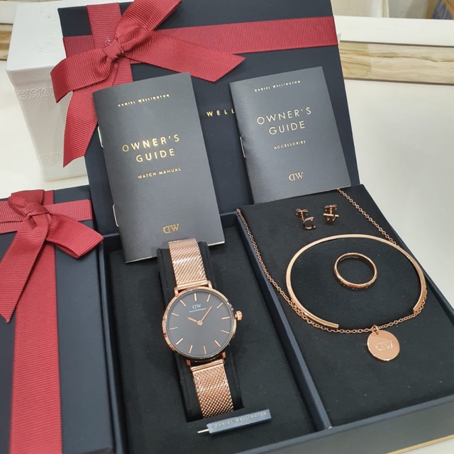 Jam tangan wanita full set kalung,gelang,cincin