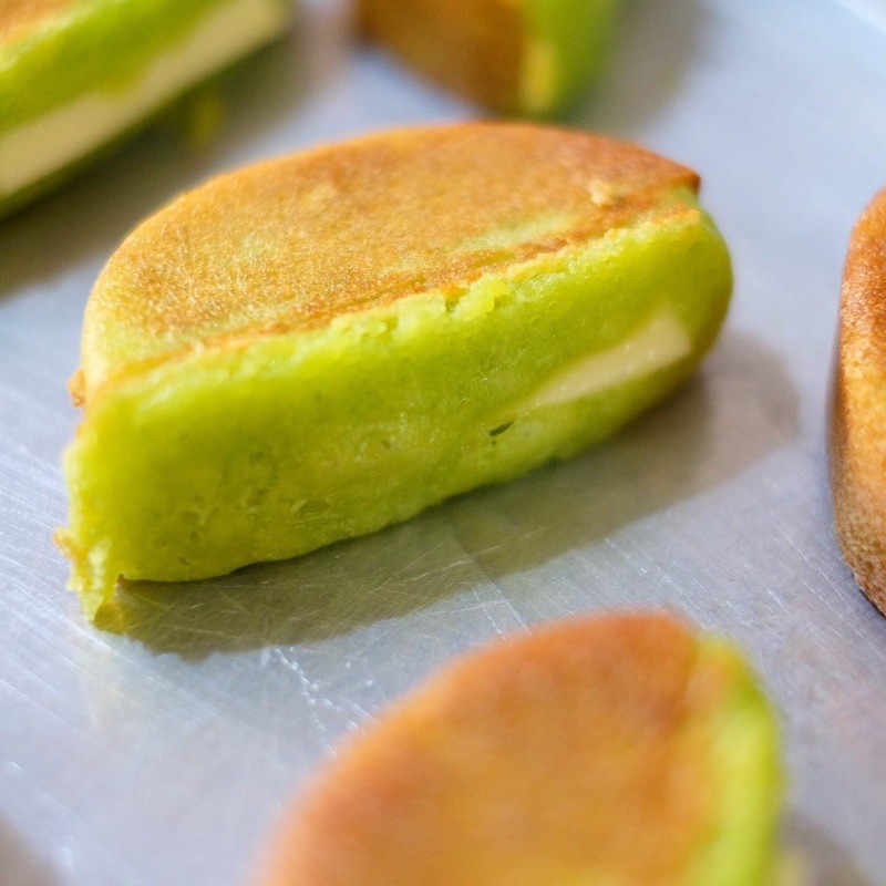 

Pukis Gemol Pandan Keju