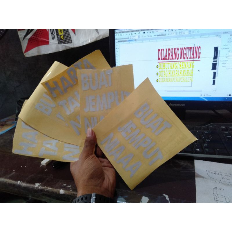 

Stiker Buat jemput nama