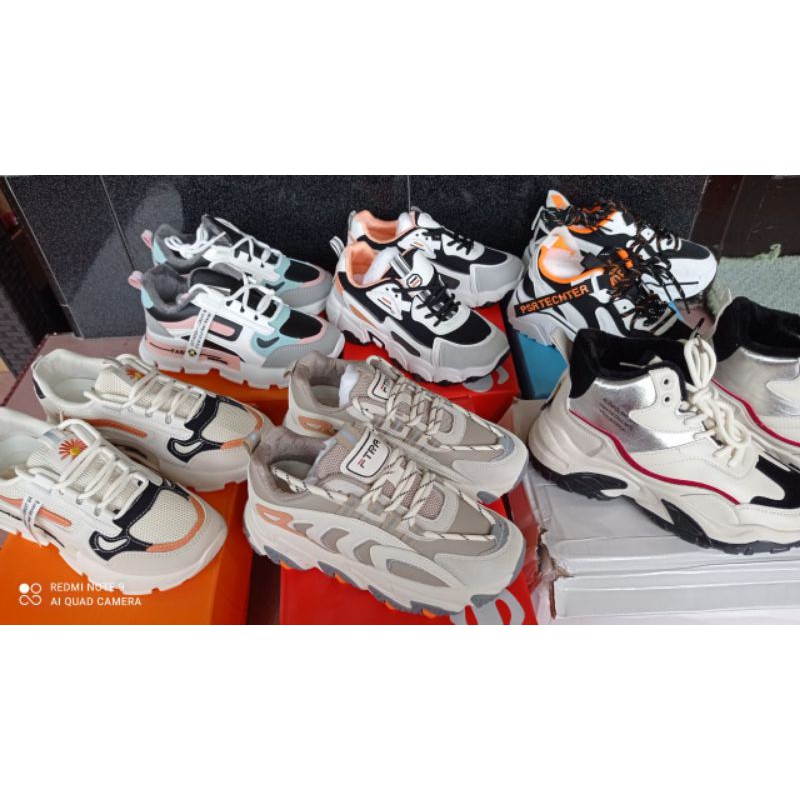 Sepatu Wanita Sneakers Import untuk joging olahraga