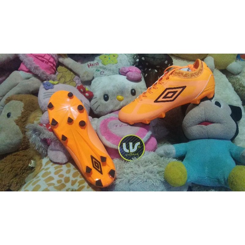 Umbro Velocita III HG size 41 / 26cm