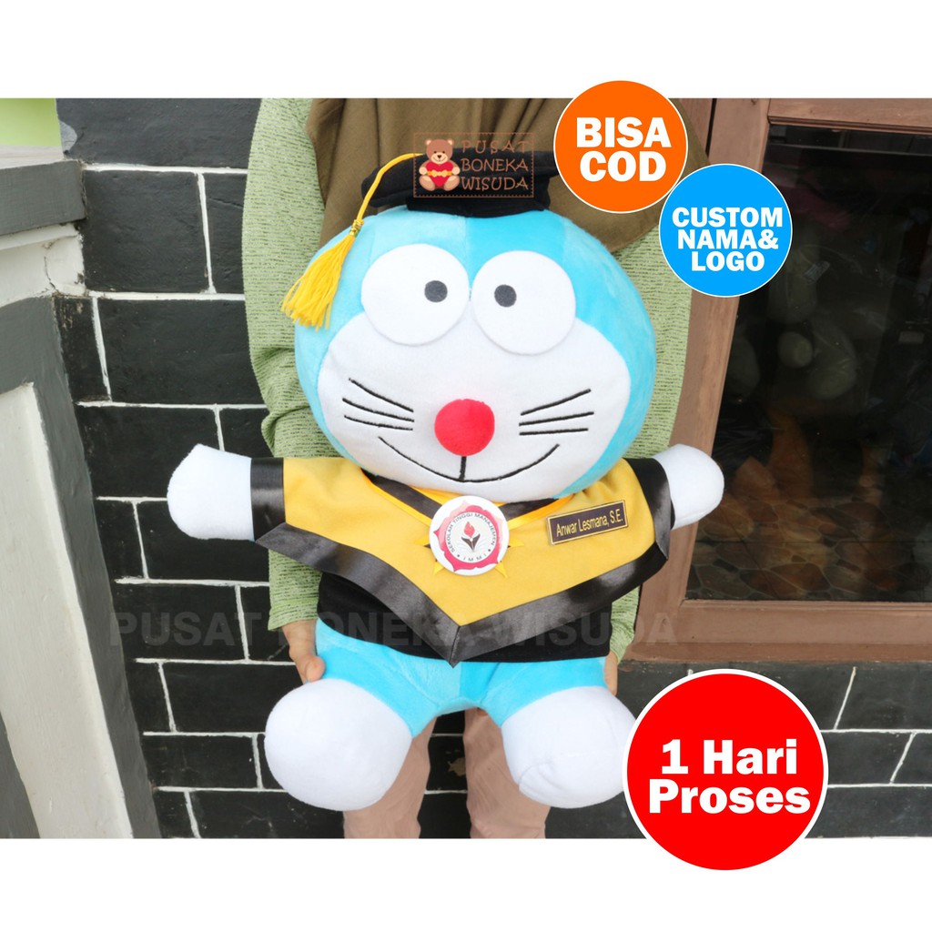 Boneka wisuda Doraemon Boneka Doraemon Wisuda Besar Hadiah Wisuda Boneka Kado Wisuda Unik Souvenir