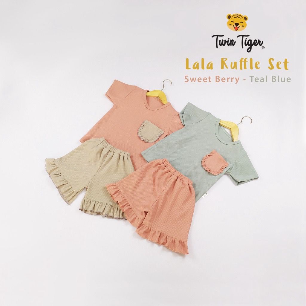 Twin Tiger Baby Setelan Lala Ruffle Set + Bandana Cantik