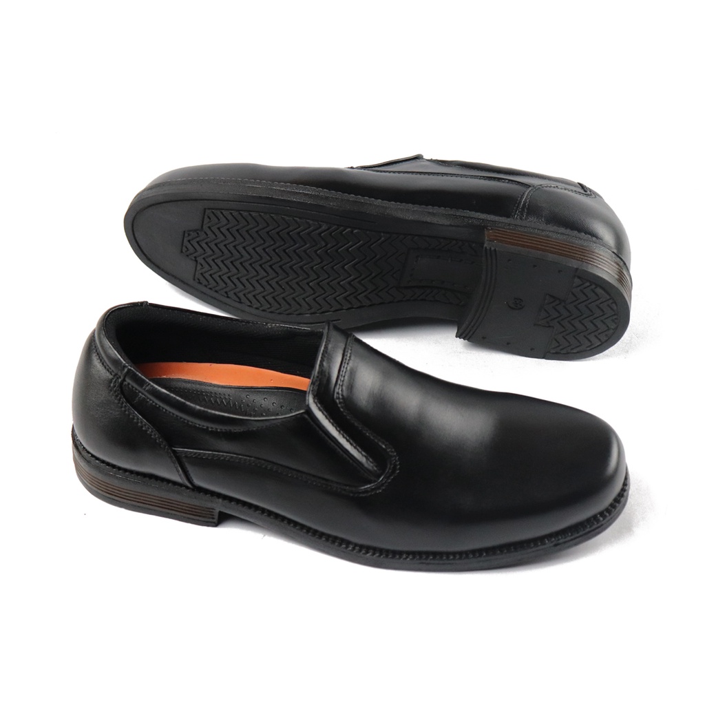 Sepatu Pantofel Pria Kulit asli model slip on Grutty 11047 Hitam Sepatu Formal