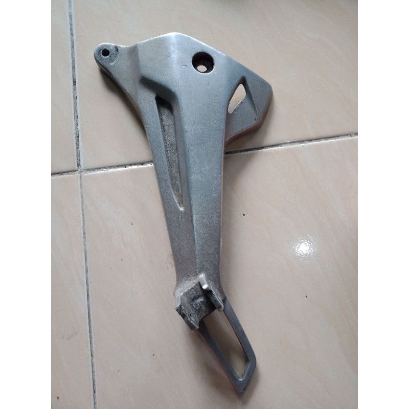 Postep footstep bostep step dudukan pijakan kaki belakang Supra x 125 old lama ori